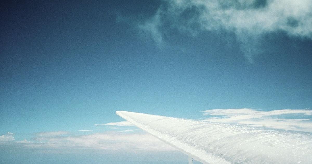 icing wing airplane